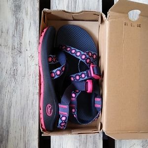 Chaco ZCloud size 6 marquise pink Z Cloud